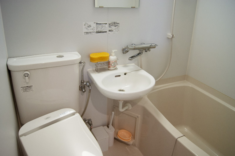 個室部屋付属のユニットバス・トイレ（シャワー付）